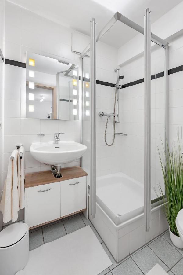 Zwei Zimmer Wohnung Im Stadtzentrum Mit Tiefgaragenplatz München Buitenkant foto